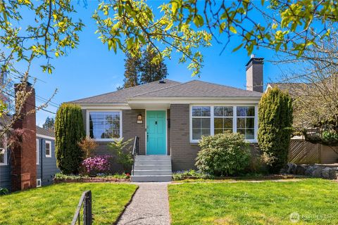 Photo of 8041 12th Avenue NE, Seattle, WA 98115 (MLS # 2496599)