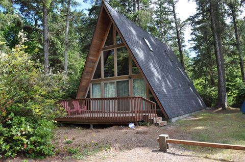 Photo of 1906 194th Street, Long Beach, WA 98631 (MLS # 2133694)