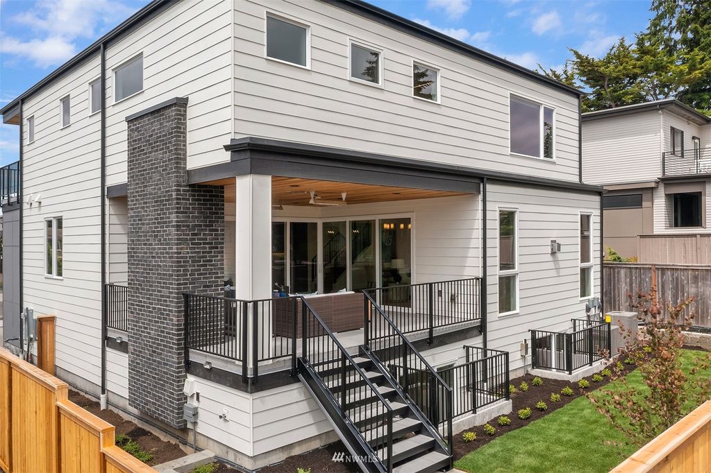 Photo of 1114 2nd Street, Kirkland, WA 98033 (MLS # 1968249)
