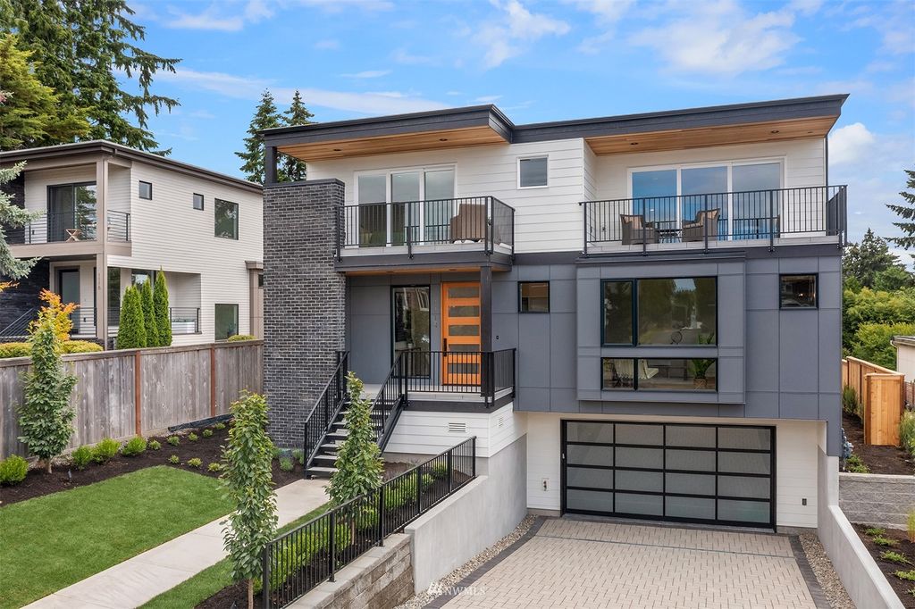 Photo of 1114 2nd Street, Kirkland, WA 98033 (MLS # 1968249)