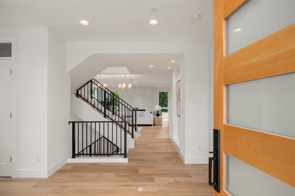 Photo of 1114 2nd Street, Kirkland, WA 98033 (MLS # 1968249)