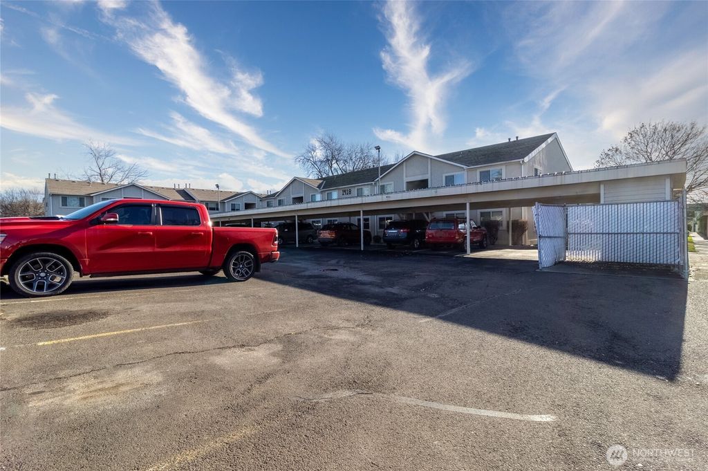 Photo of 1918 J Street #102, Walla Walla, WA 99362 (MLS # 2464245)