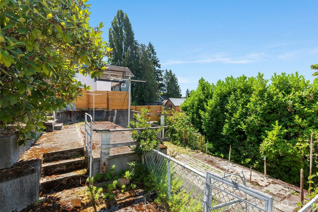 Photo of 4007 22nd Avenue SW, Seattle, WA 98106 (MLS # 2143539)