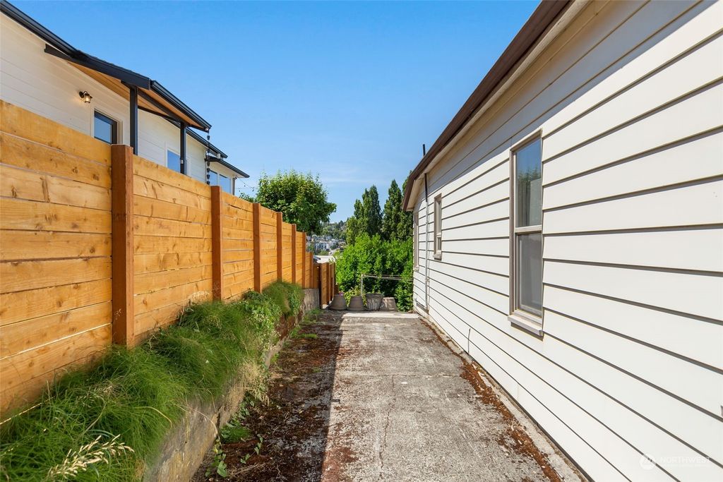 Photo of 4007 22nd Avenue SW, Seattle, WA 98106 (MLS # 2143539)