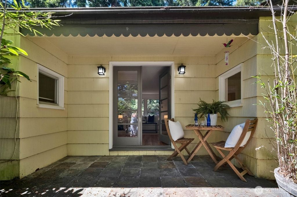 Photo of 13753 Stone Avenue N, Seattle, WA 98133 (MLS # 2543651)