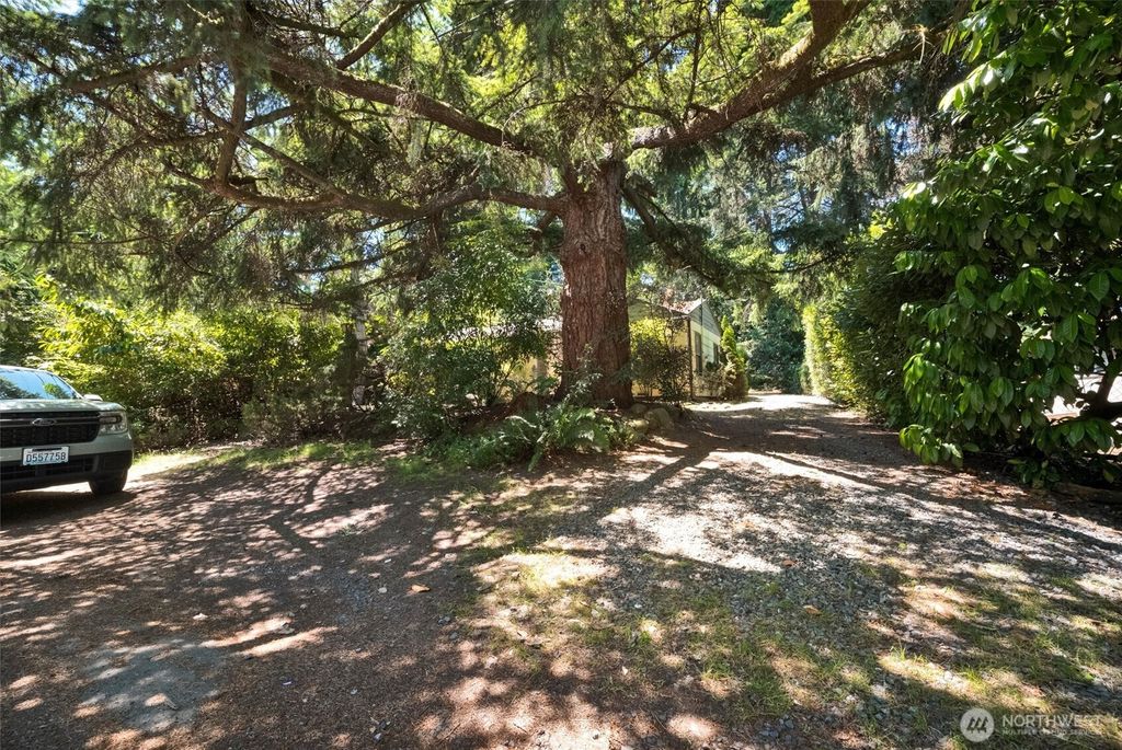 Photo of 13753 Stone Avenue N, Seattle, WA 98133 (MLS # 2543651)