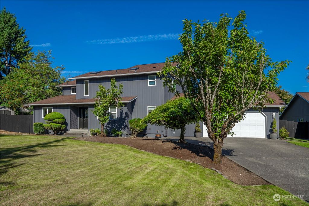 Photo of 37006 55th Avenue S, Auburn, WA 98001 (MLS # 2150167)