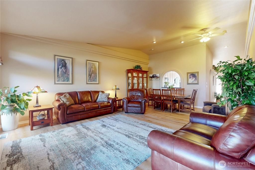 Photo of 1230 Lancer Drive, Walla Walla, WA 99362 (MLS # 2466399)