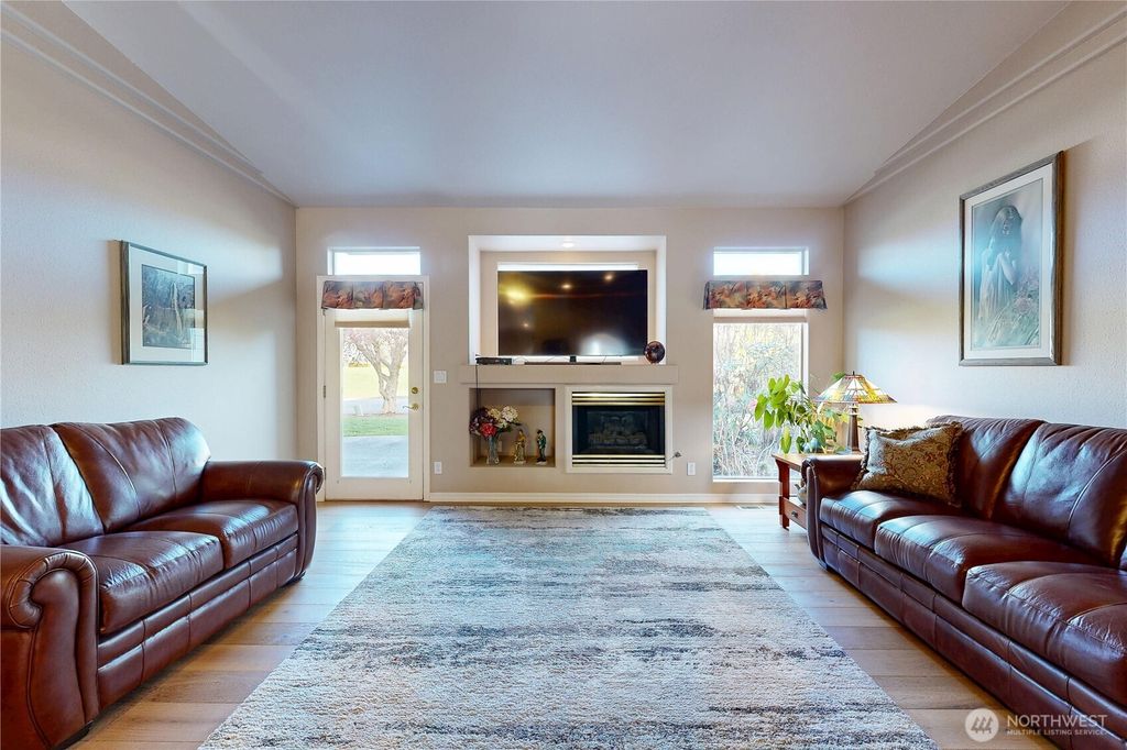 Photo of 1230 Lancer Drive, Walla Walla, WA 99362 (MLS # 2466399)