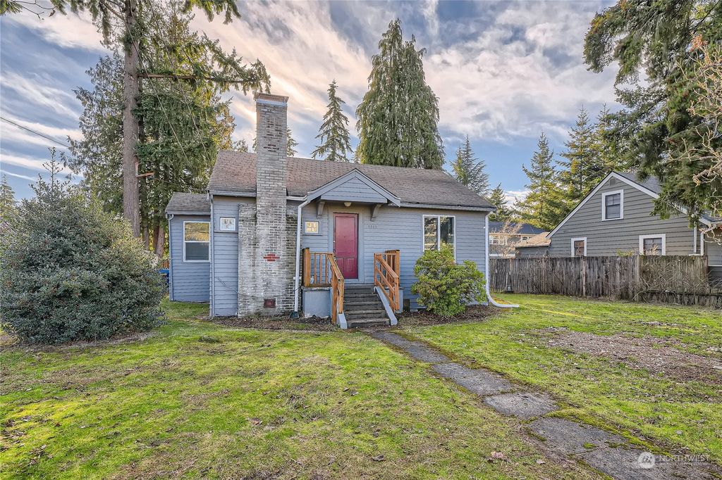 Photo of 2349 NE 127th Street, Seattle, WA 98125 (MLS # 2027343)