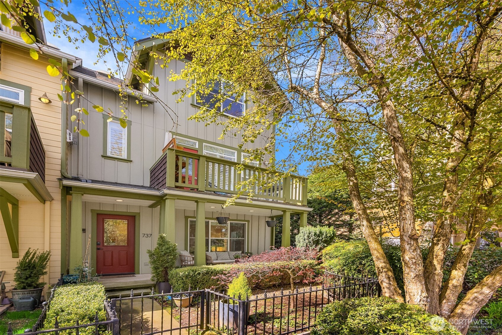 737 Madison Avenue N 30

                                                                             Bainbridge Island                                

                                    , WA - $843,000