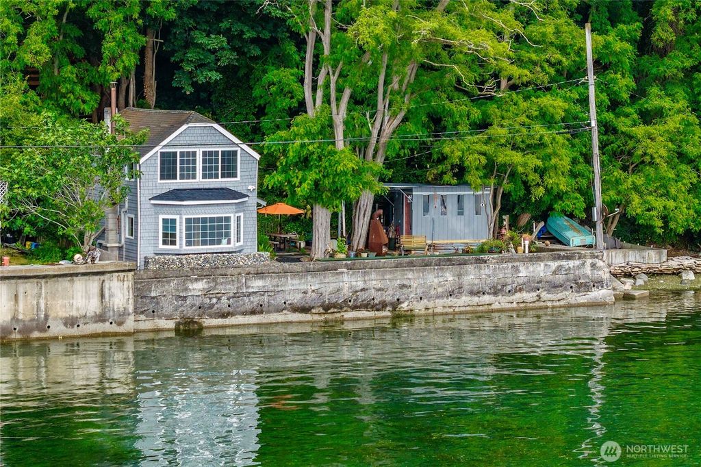 Photo of 230 S 219th Street, Normandy Park, WA 98198 (MLS # 2486697)