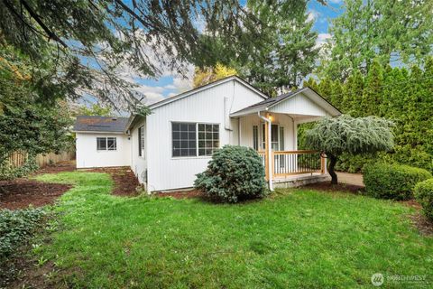 Photo of 2210 E 25th Street, Vancouver, WA 98661 (MLS # 2454475)