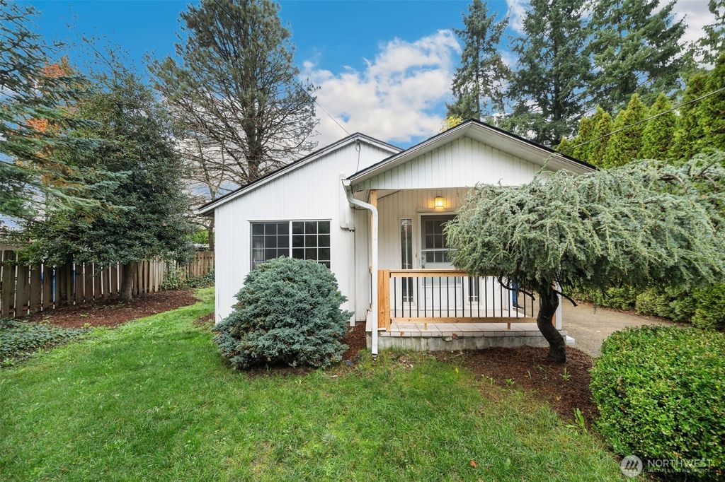 Photo of 2210 E 25th Street, Vancouver, WA 98661 (MLS # 2454475)