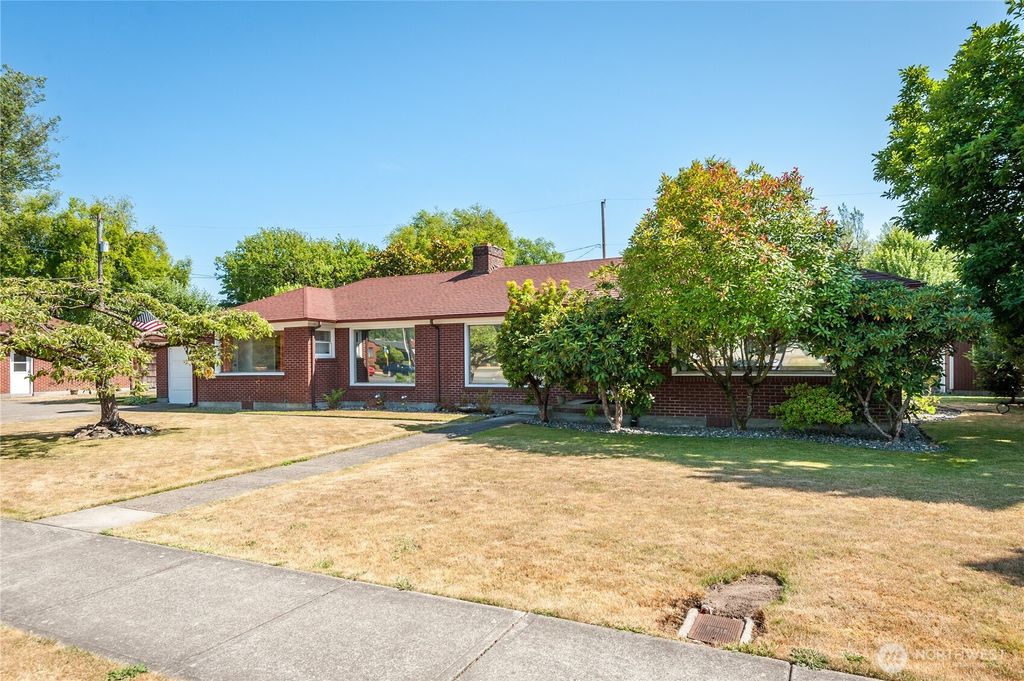 Photo of 2615 Ocean Beach Highway, Longview, WA 98632 (MLS # 2482740)