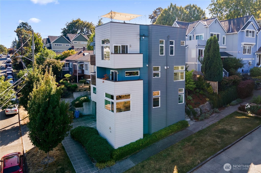 Photo of 1735 27th Avenue, Seattle, WA 98122 (MLS # 2576656)