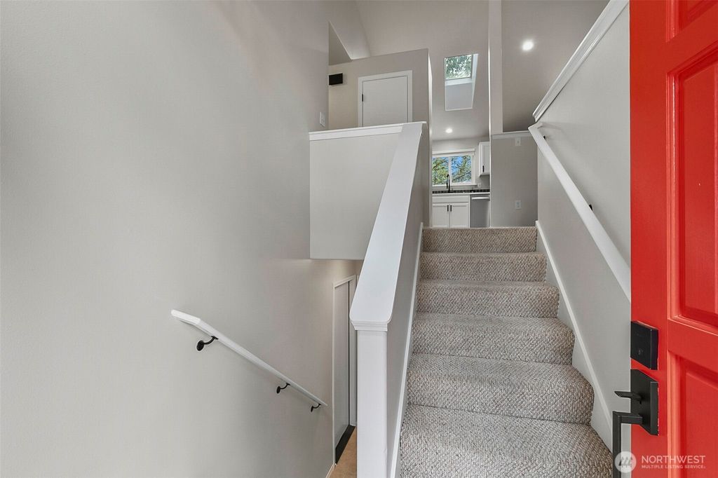 Photo of 1839 NE 172nd Street, Shoreline, WA 98155 (MLS # 2512323)