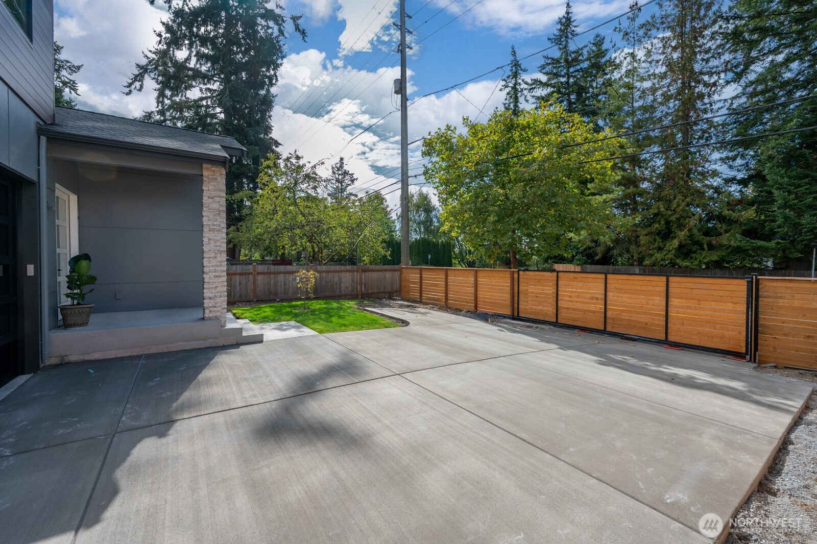 16614 15th Avenue NE