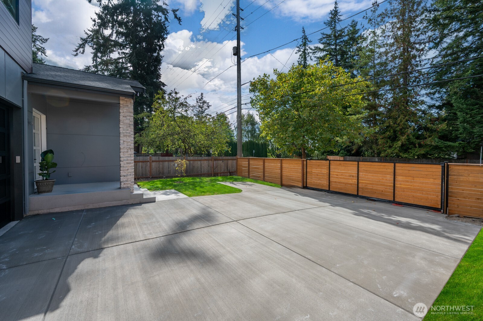 16614 15th Avenue NE