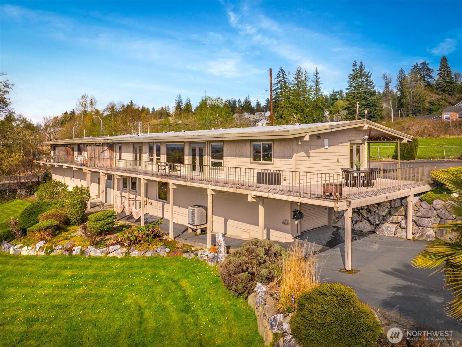 2004 Valley View Drive
