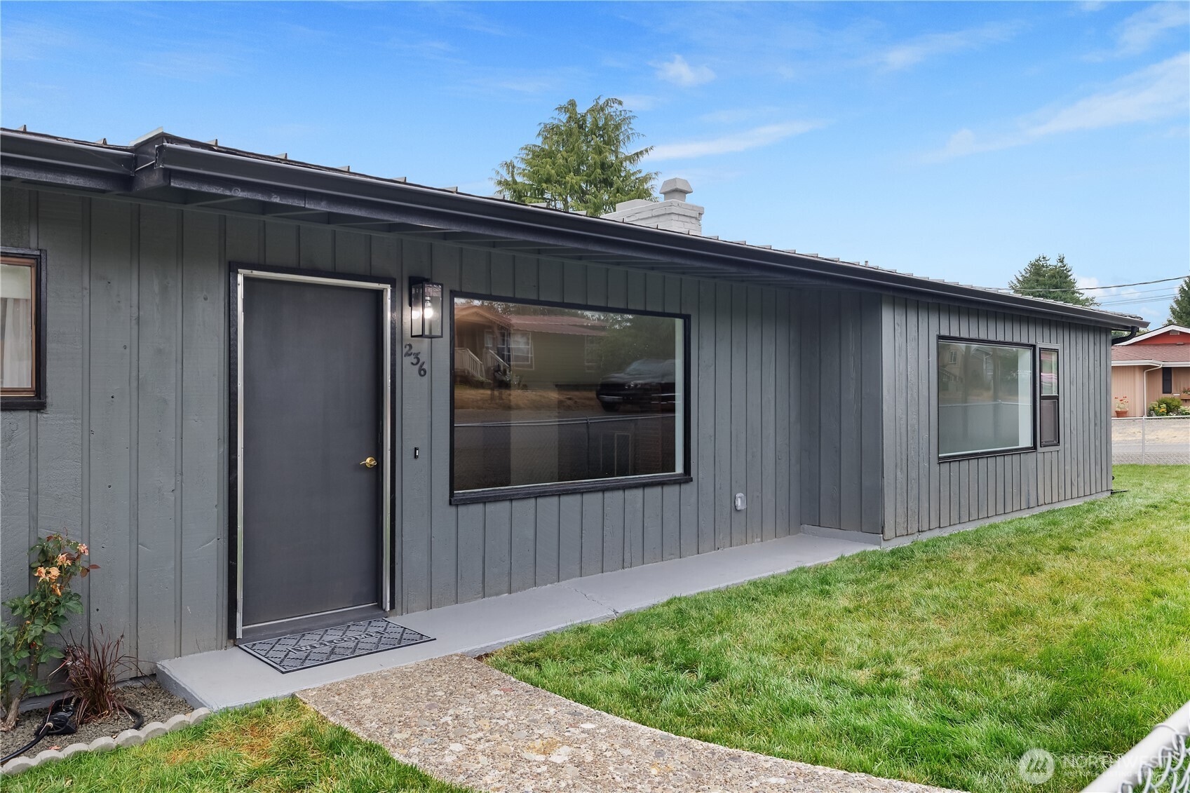 236 E Arcadia Avenue