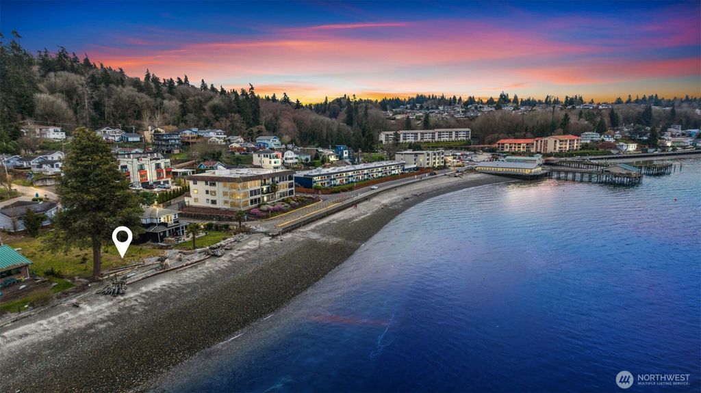 Photo of 702 S 280th St St, Des Moines, WA 98198 (MLS # 2486127)