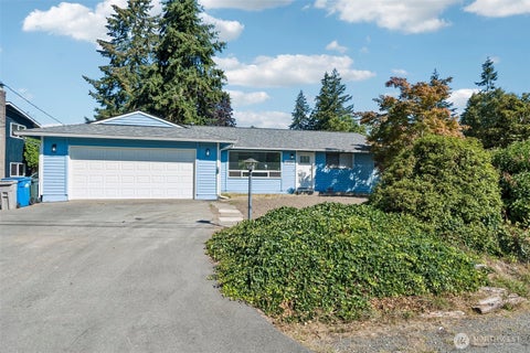 Photo of 17720 SE 261st ST, Covington, WA 98042 (MLS # 2586465)