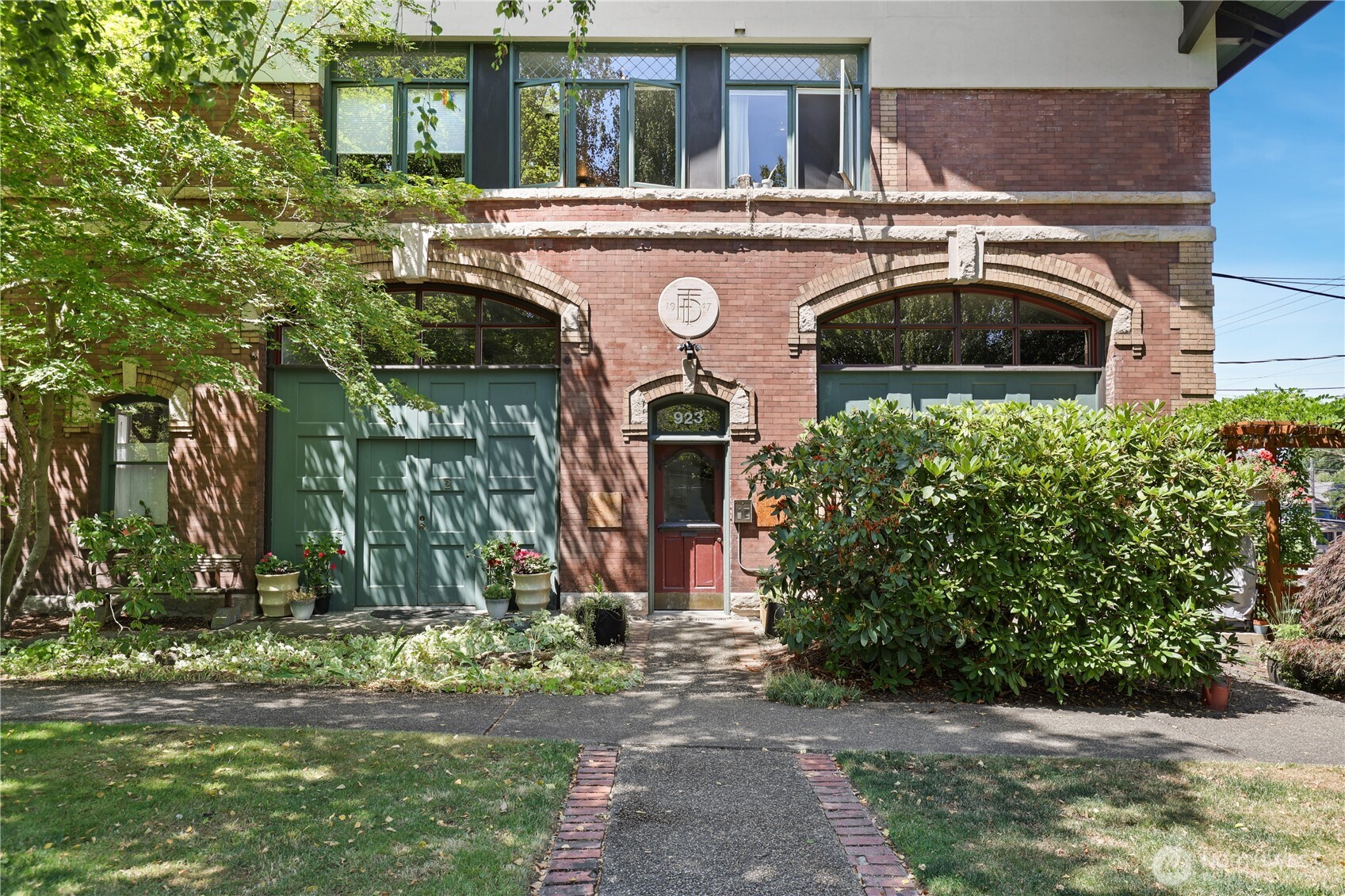 923 N 13th Street 5