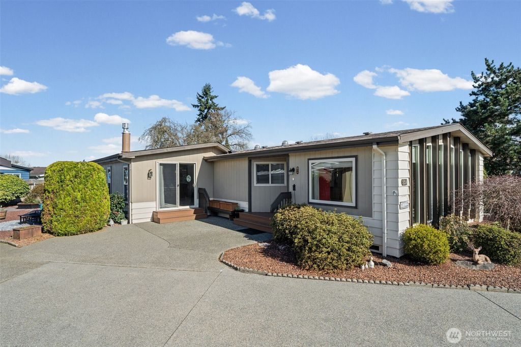 Photo of 1402 22nd Street NE #454, Auburn, WA 98002 (MLS # 2498260)