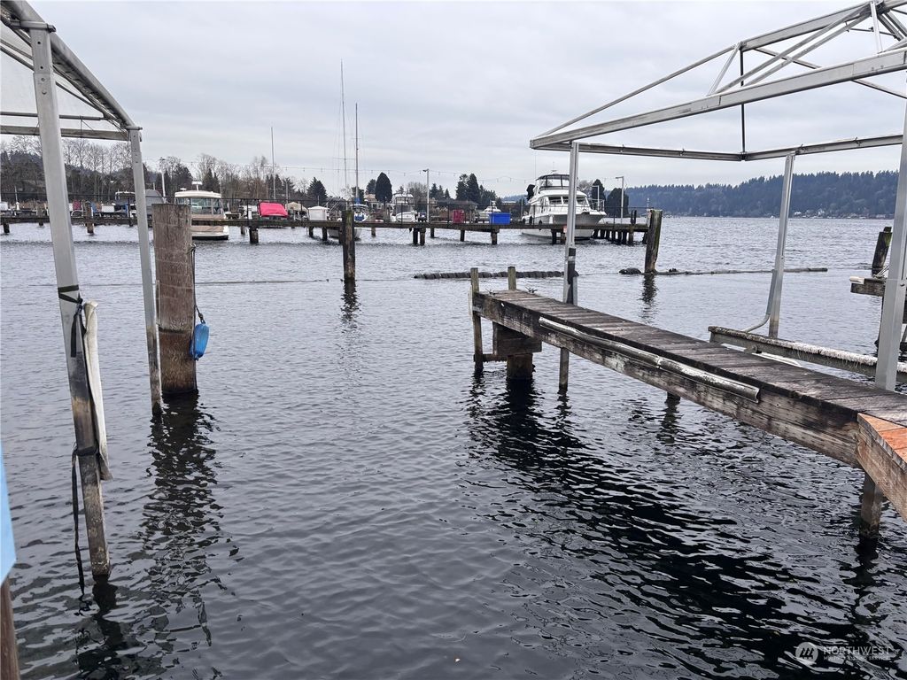 Photo of 3911 Lake Washington Boulevard SE #A-84, Bellevue, WA 98006 (MLS # 2327196)