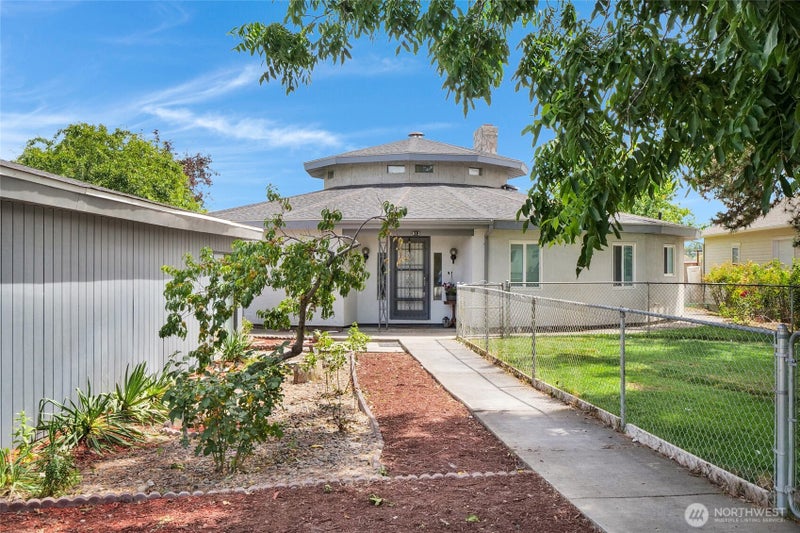 813 S Sycamore