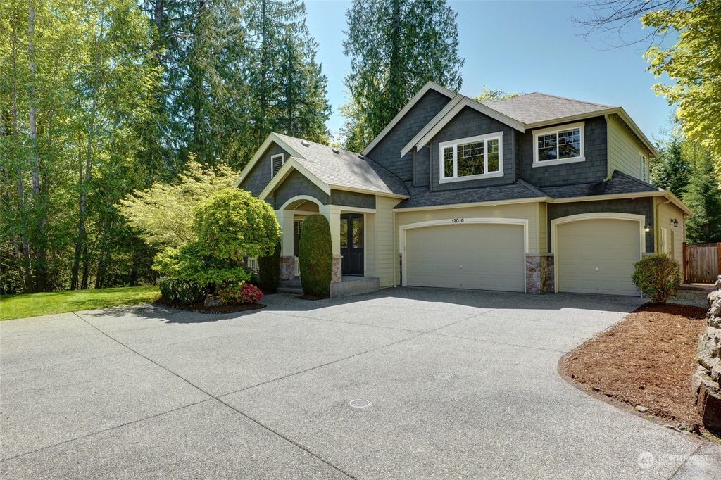 Photo of 12016 176th Avenue NE, Redmond, WA 98052 (MLS # 2230727)