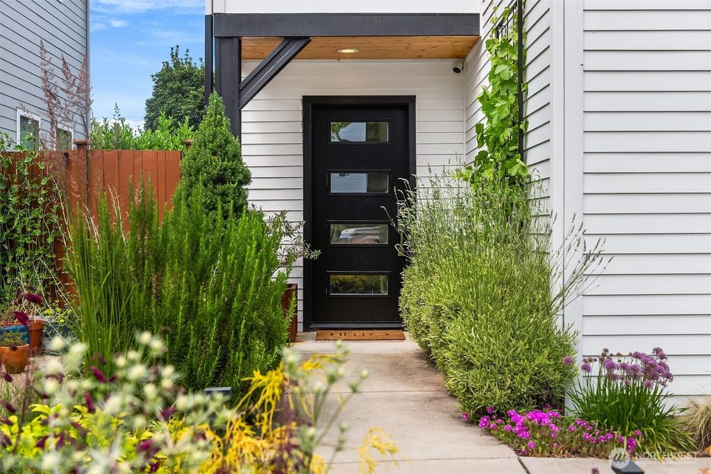 Photo of 9700 Lindsay Place S, Seattle, WA 98118 (MLS # 2394359)