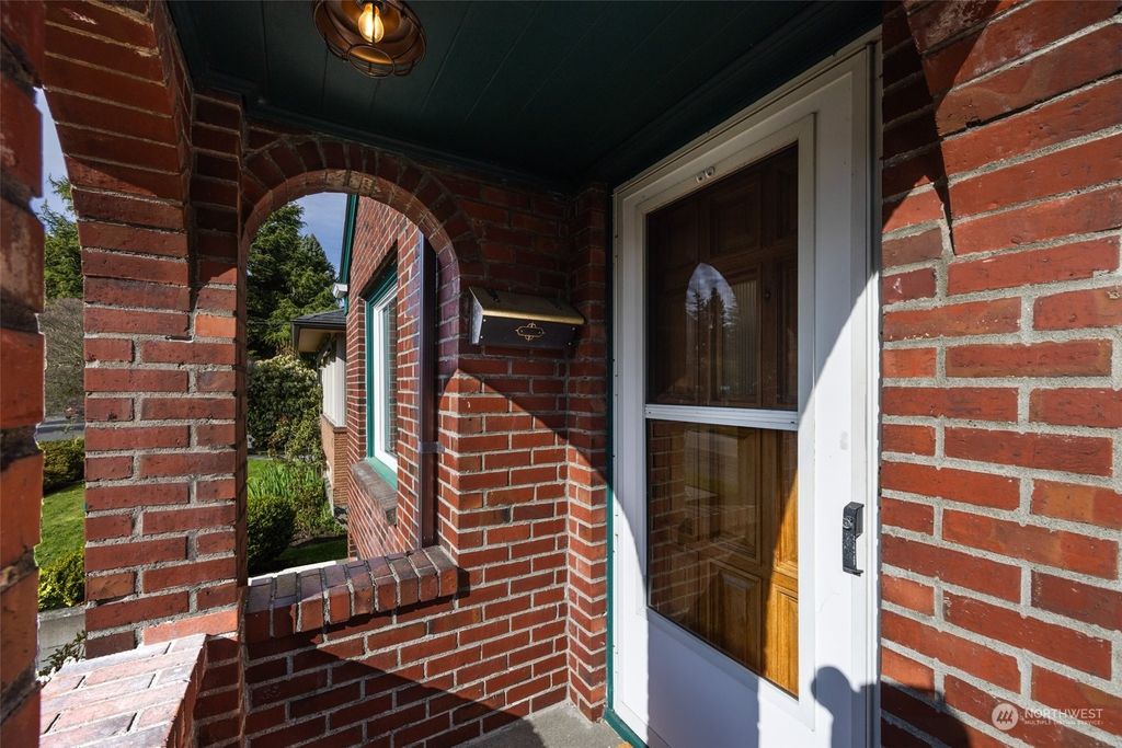 Photo of 7752 32nd Avenue NW, Seattle, WA 98117 (MLS # 2218845)