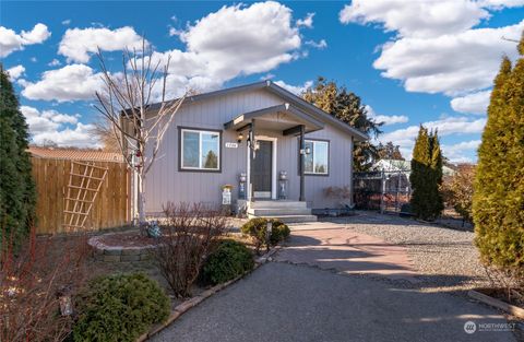 1704 Frances Court, Wenatchee, WA 98801 - MLS#: 2331054