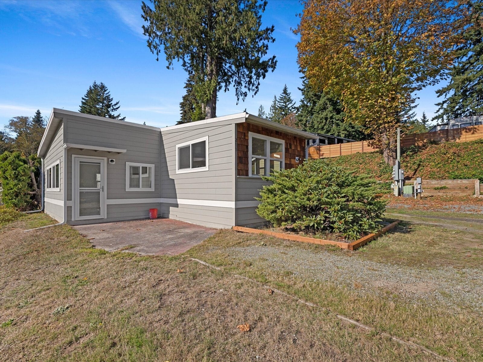 921 Autumn Lane 211