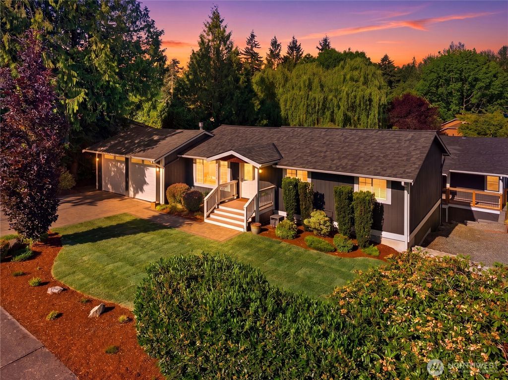 Photo of 13115 80th Avenue NE, Kirkland, WA 98034 (MLS # 2545189)