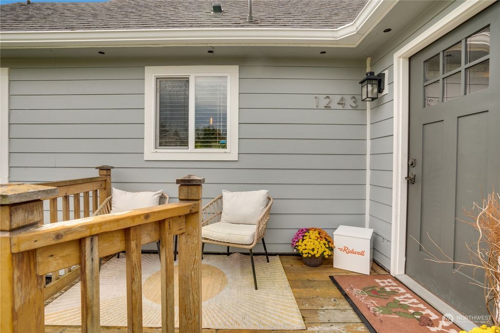 Photo of 1243 SW 151st Street, Burien, WA 98166 (MLS # 2281421)