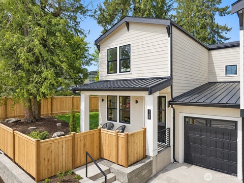 Photo of 11608 NE 92nd Street, Kirkland, WA 98033 (MLS # 2586818)