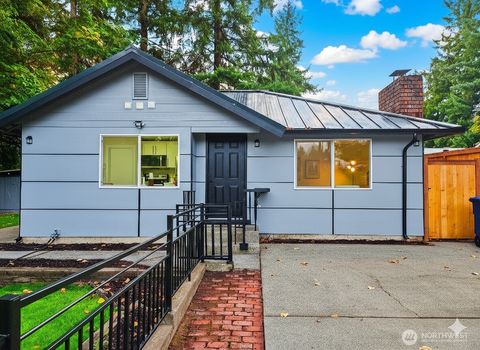 Photo of 1147 Aberdeen Avenue NE, Renton, WA 98030 (MLS # 2441126)
