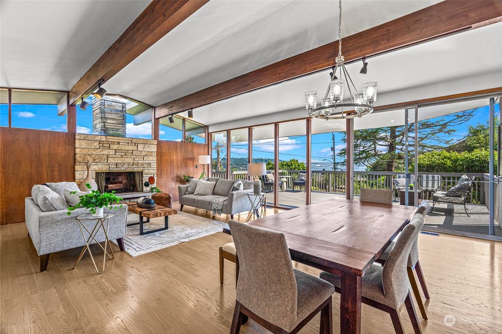 Photo of 6035 Oakhurst Road S, Seattle, WA 98118 (MLS # 2158568)