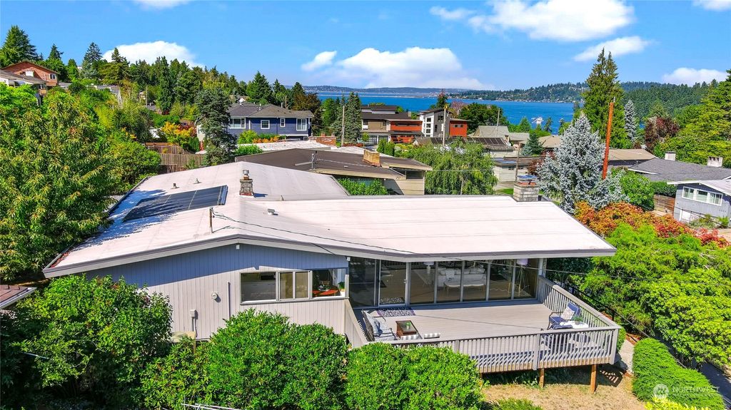 Photo of 6035 Oakhurst Road S, Seattle, WA 98118 (MLS # 2158568)