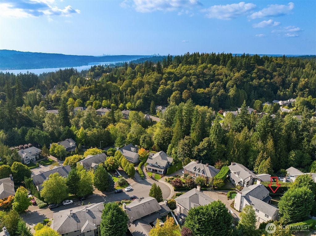 Photo of 4362 231st Court SE, Sammamish, WA 98075 (MLS # 2432389)