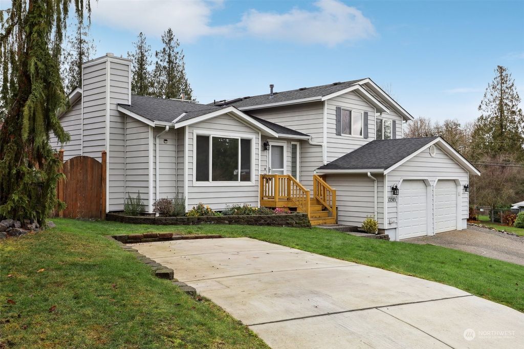 Photo of 12303 28th Place NE, Lake Stevens, WA 98258 (MLS # 2310978)