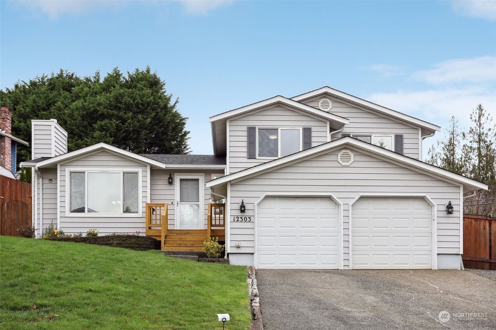 Photo of 12303 28th Place NE, Lake Stevens, WA 98258 (MLS # 2310978)