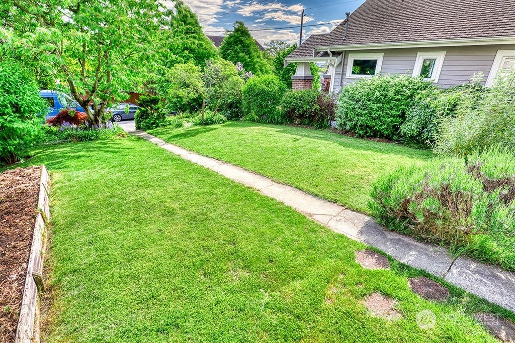 Photo of 612 NW 70th Street, Seattle, WA 98117 (MLS # 2068381)