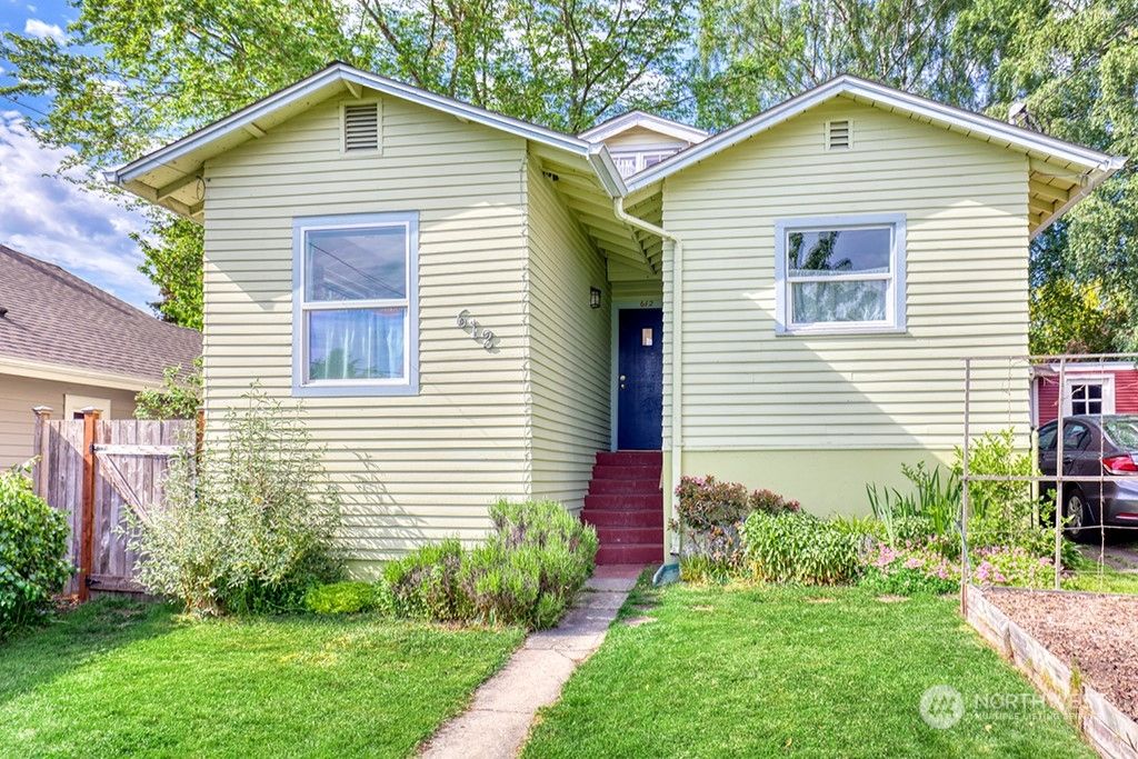 Photo of 612 NW 70th Street, Seattle, WA 98117 (MLS # 2068381)