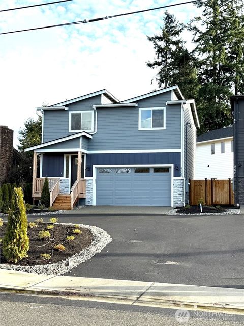 Photo of 429 Legion Drive #B, Everett, WA 98201 (MLS # 2464985)