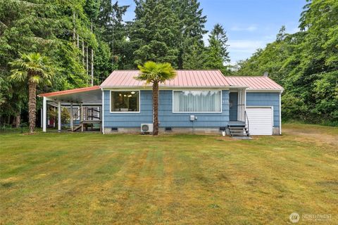 Photo of 435 Bay Center Road, South Bend, WA 98586 (MLS # 2394596)