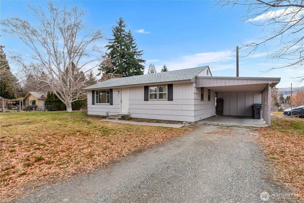 Photo of 1100 3rd Street, East Wenatchee, WA 98802 (MLS # 2485428)